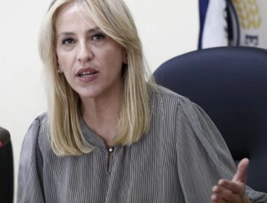 ΣΥΡΙΖΑ: «Άθλια αναπαραγωγή σεξιστικής ανάρτησης εναντίον της Δούρου από τον Άδωνη»